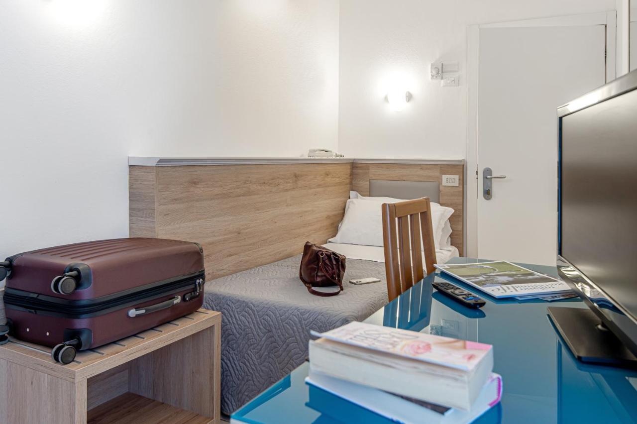 מילאנו מריטימה Hotel Adria מראה חיצוני תמונה