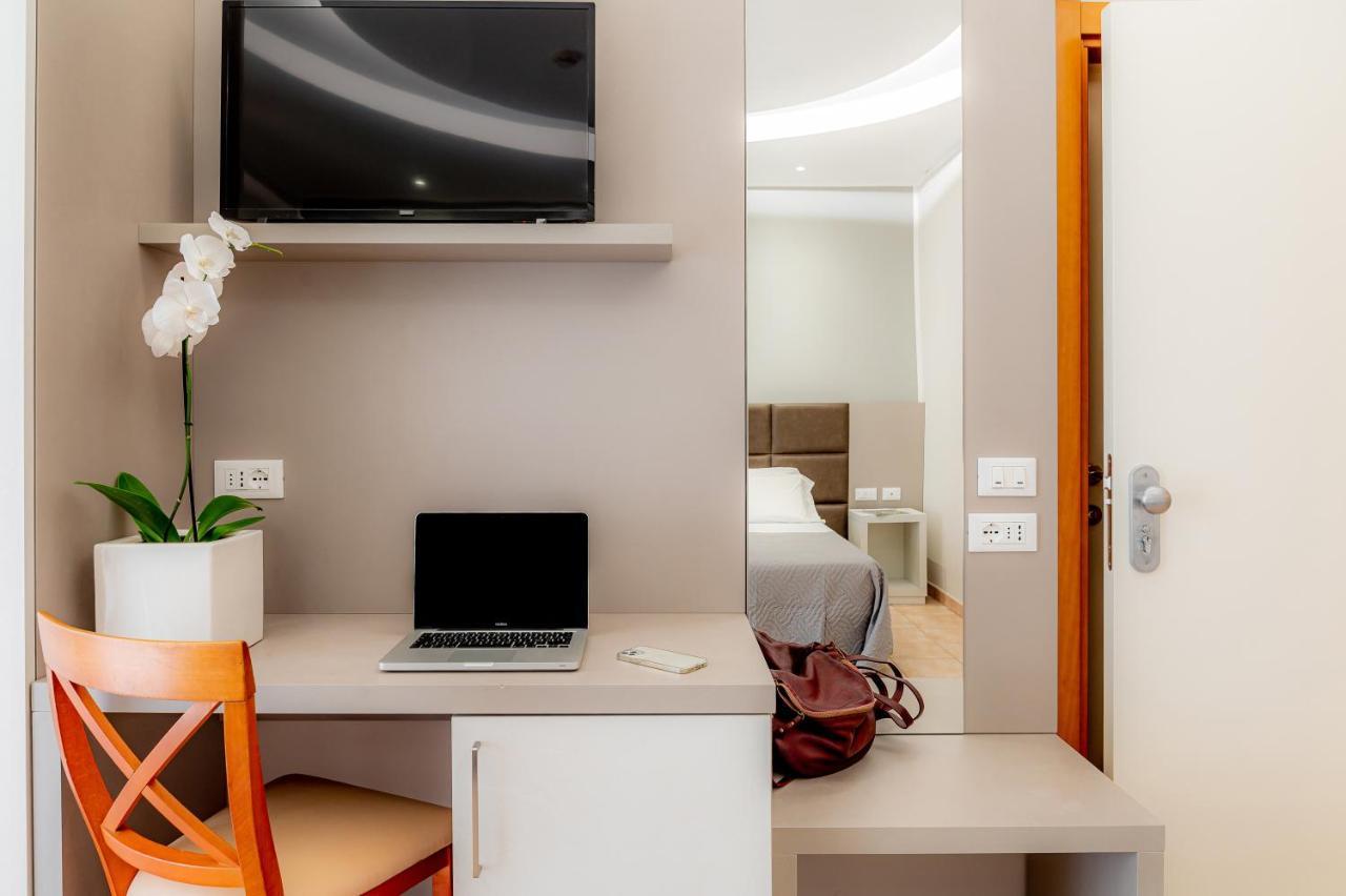 מילאנו מריטימה Hotel Adria מראה חיצוני תמונה