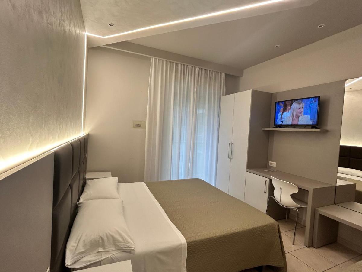 מילאנו מריטימה Hotel Adria מראה חיצוני תמונה