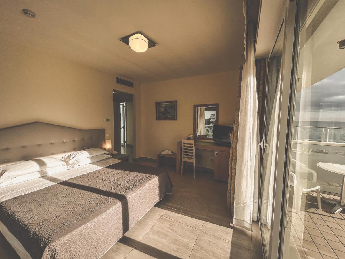 מילאנו מריטימה Hotel Adria מראה חיצוני תמונה