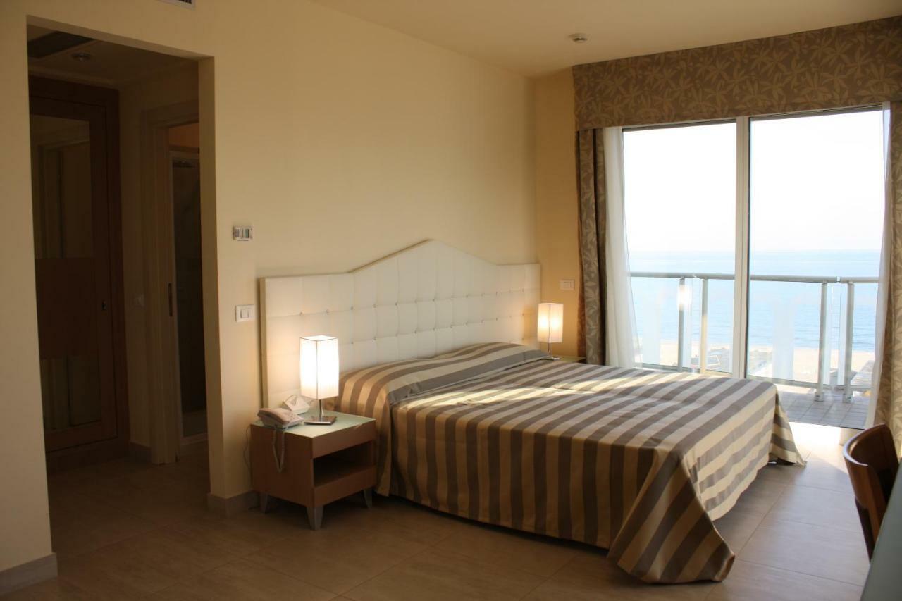 מילאנו מריטימה Hotel Adria מראה חיצוני תמונה